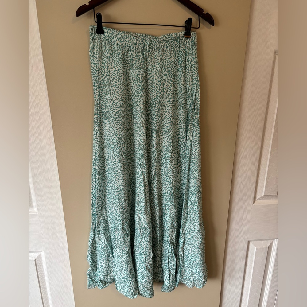 Ricki’s Patterned Women's Maxi Skirt Size Small